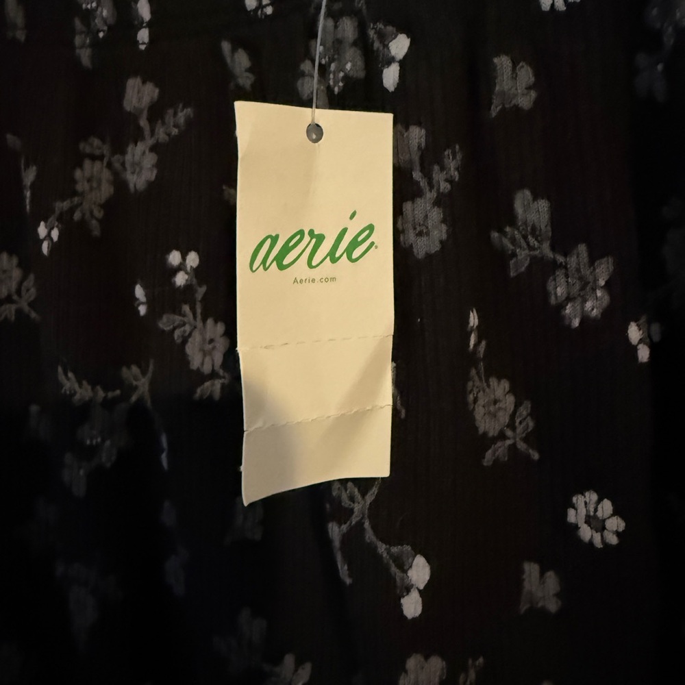 NWT Aerie Black Floral Shorts-Large - Picture 3 of 5